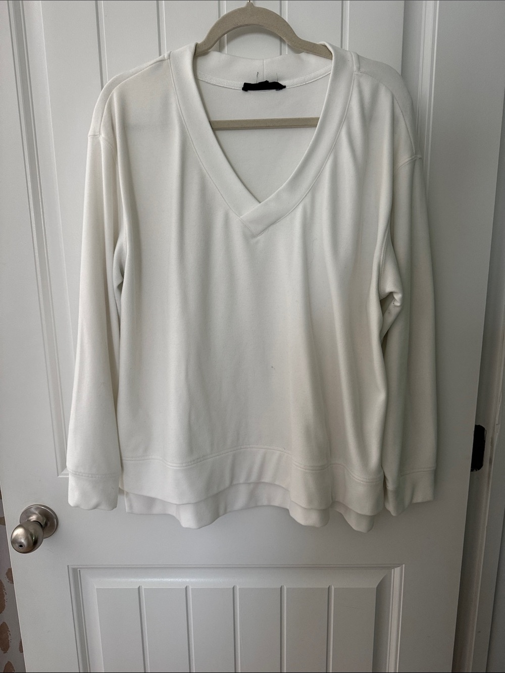Jane & Delaney White Knit Top and pants - Picture 3 of 6